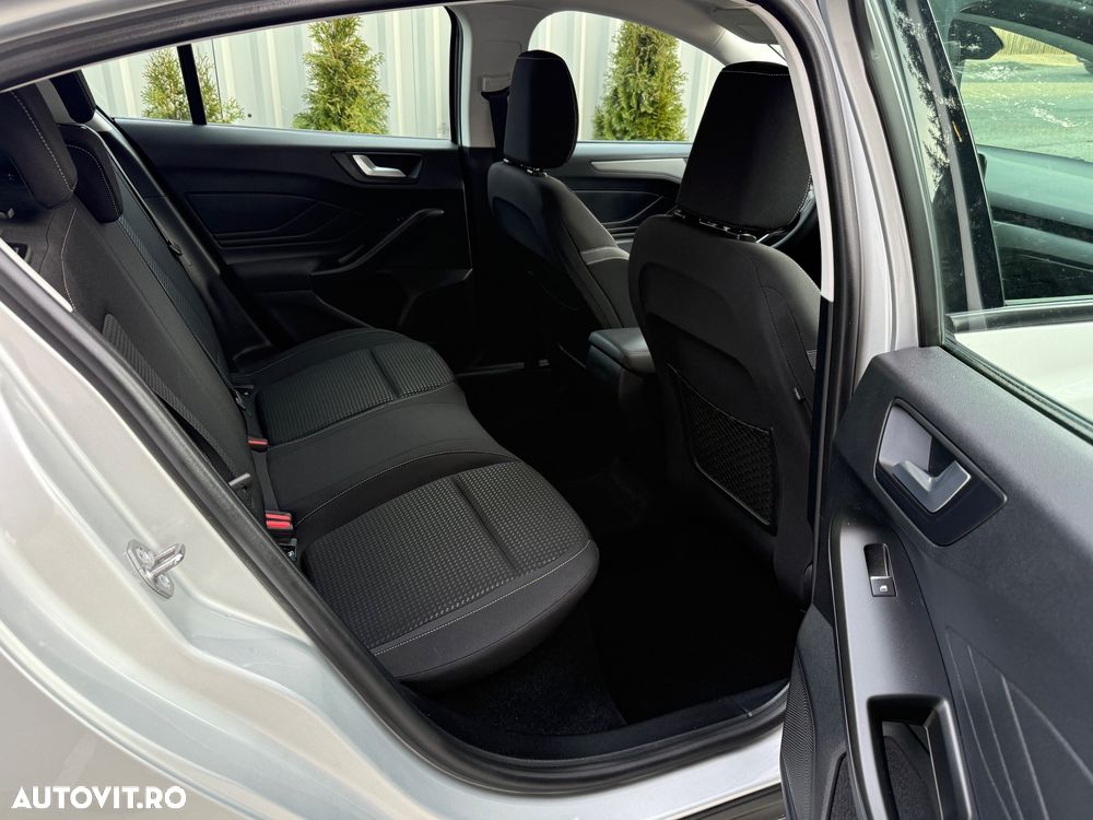 Ford Focus 1.5 EcoBlue Start-Stopp-System COOL&CONNECT - 18