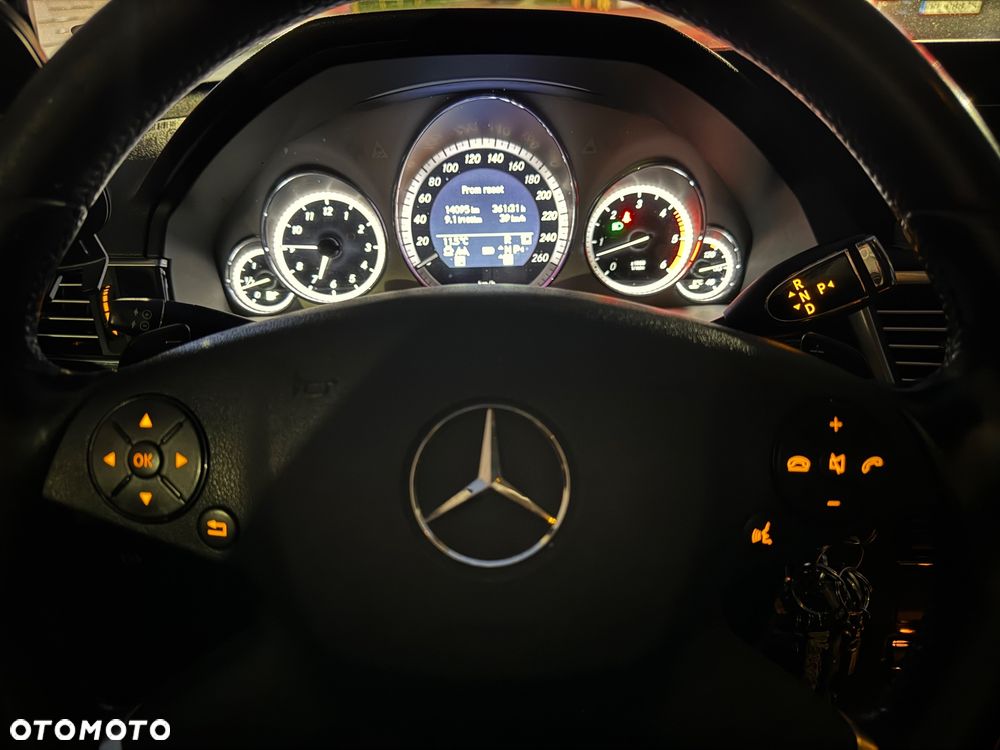 Mercedes-Benz Klasa E - 12