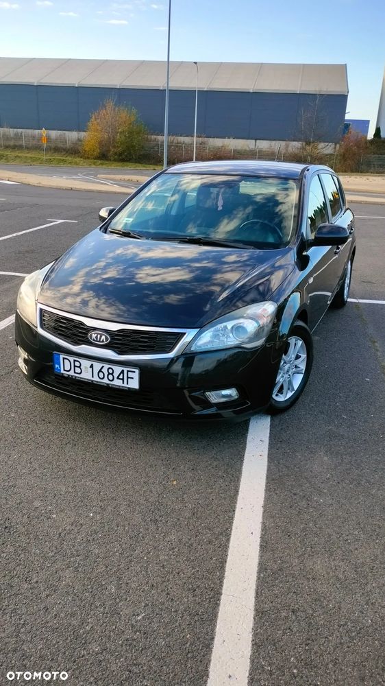 Kia Ceed - 1