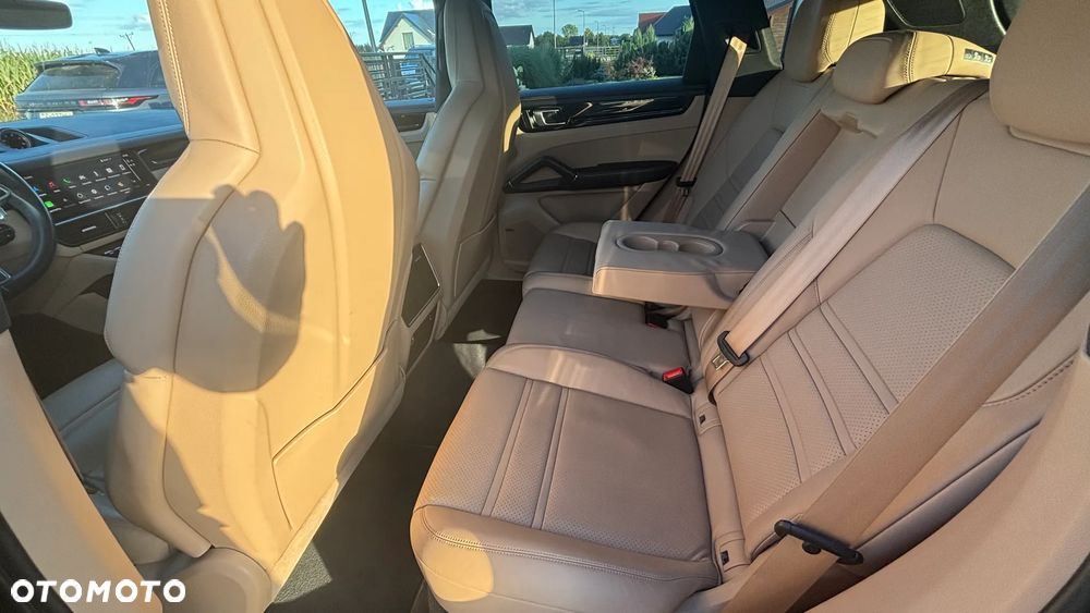 Porsche Cayenne Platinum Edition - 11