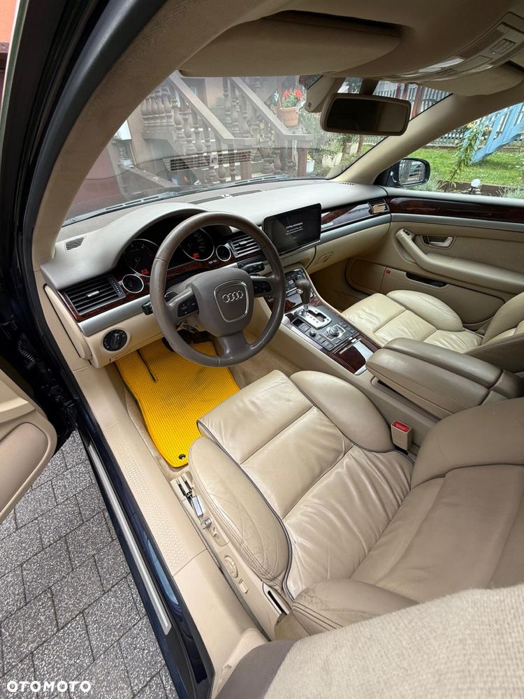 Audi A8 - 7
