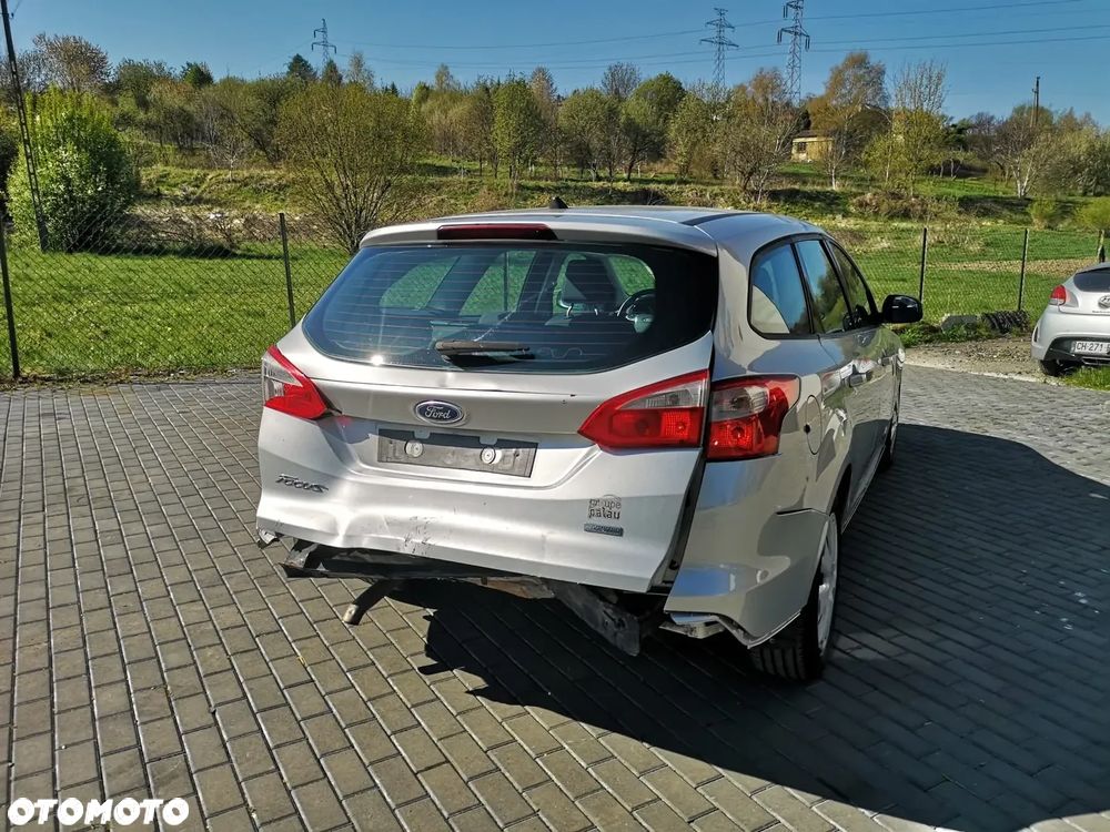 Ford Focus 1.6 TDCi DPF Ambiente - 11