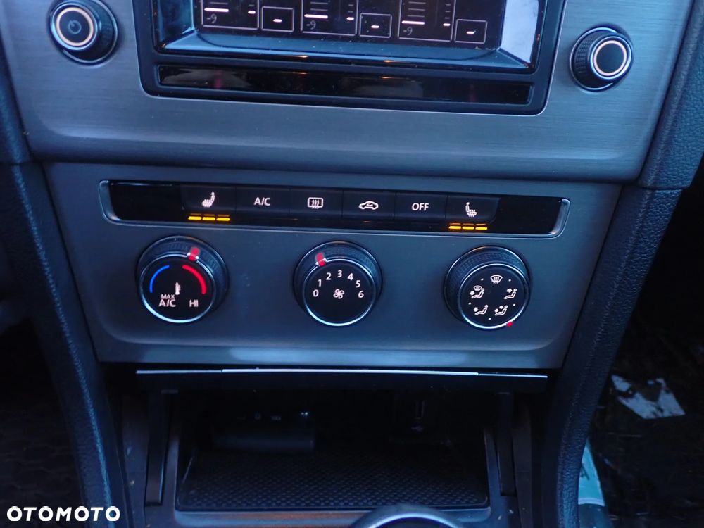 CZĘŚCI - Vw Golf VII MK7 7 1,6TDI CLHA 105KM KOMBI 5B 2015r. INDEX - 8643 - 11