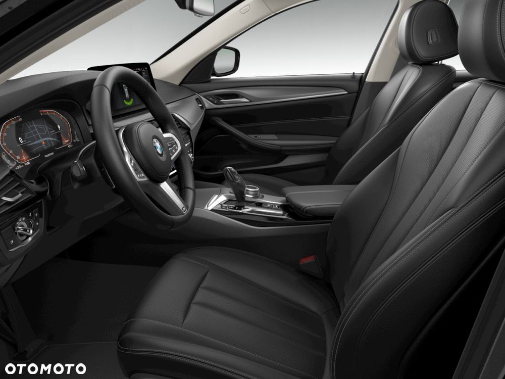 BMW Seria 5 520d xDrive MHEV Sport Line sport - 7