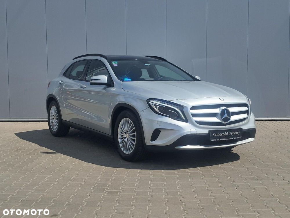 Mercedes-Benz GLA - 4