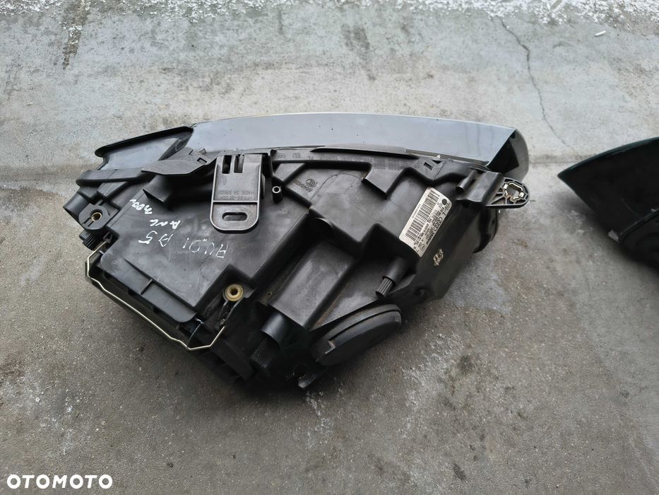 Lampa Audi A5 8T Przed Lift Przód Lewa Prawa stan BDB - 11