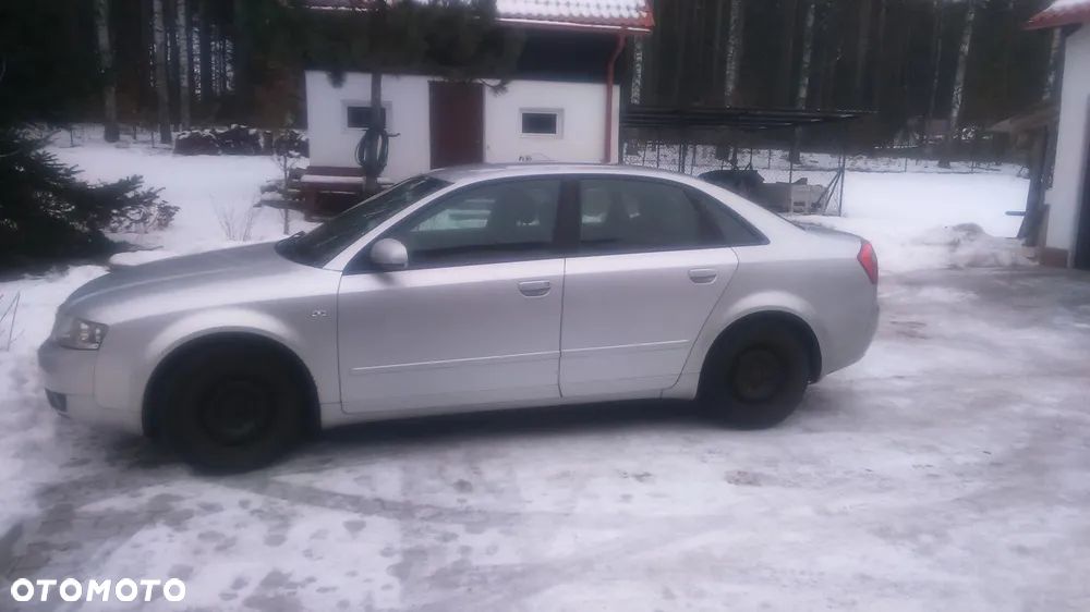 Audi A4 Limousine - 1