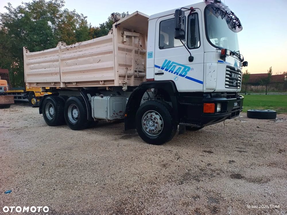 MAN 32372 6x4 - 6