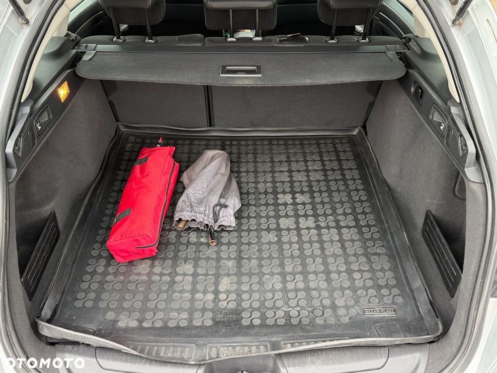 Renault Laguna 2.0 dCi Initiale - 12