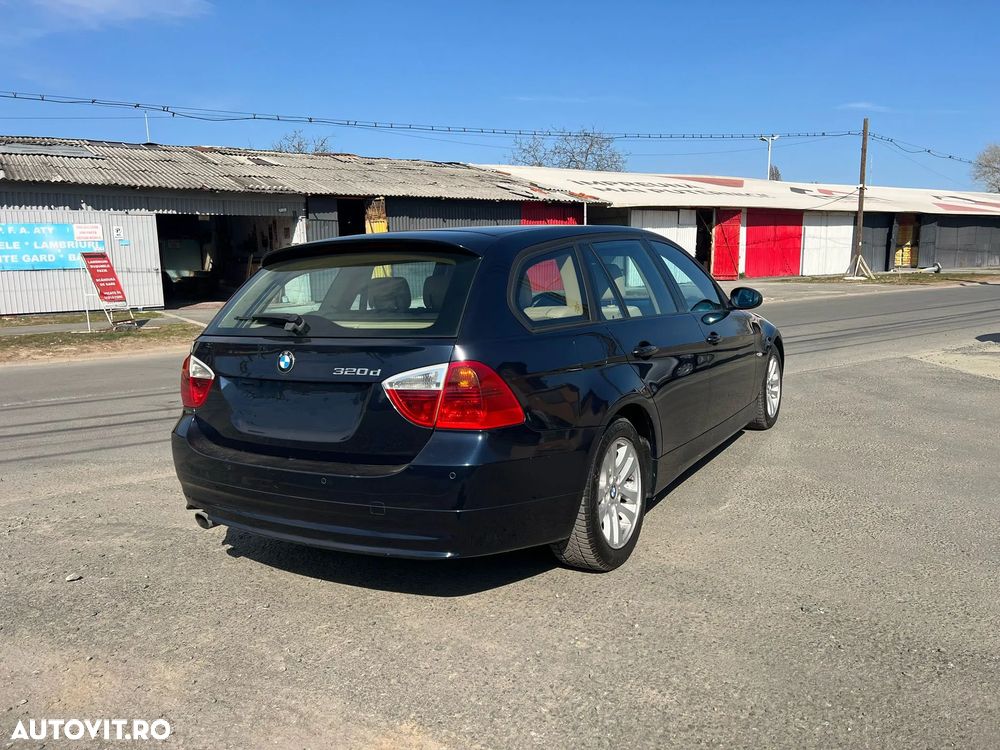 BMW Seria 3 320d - 4