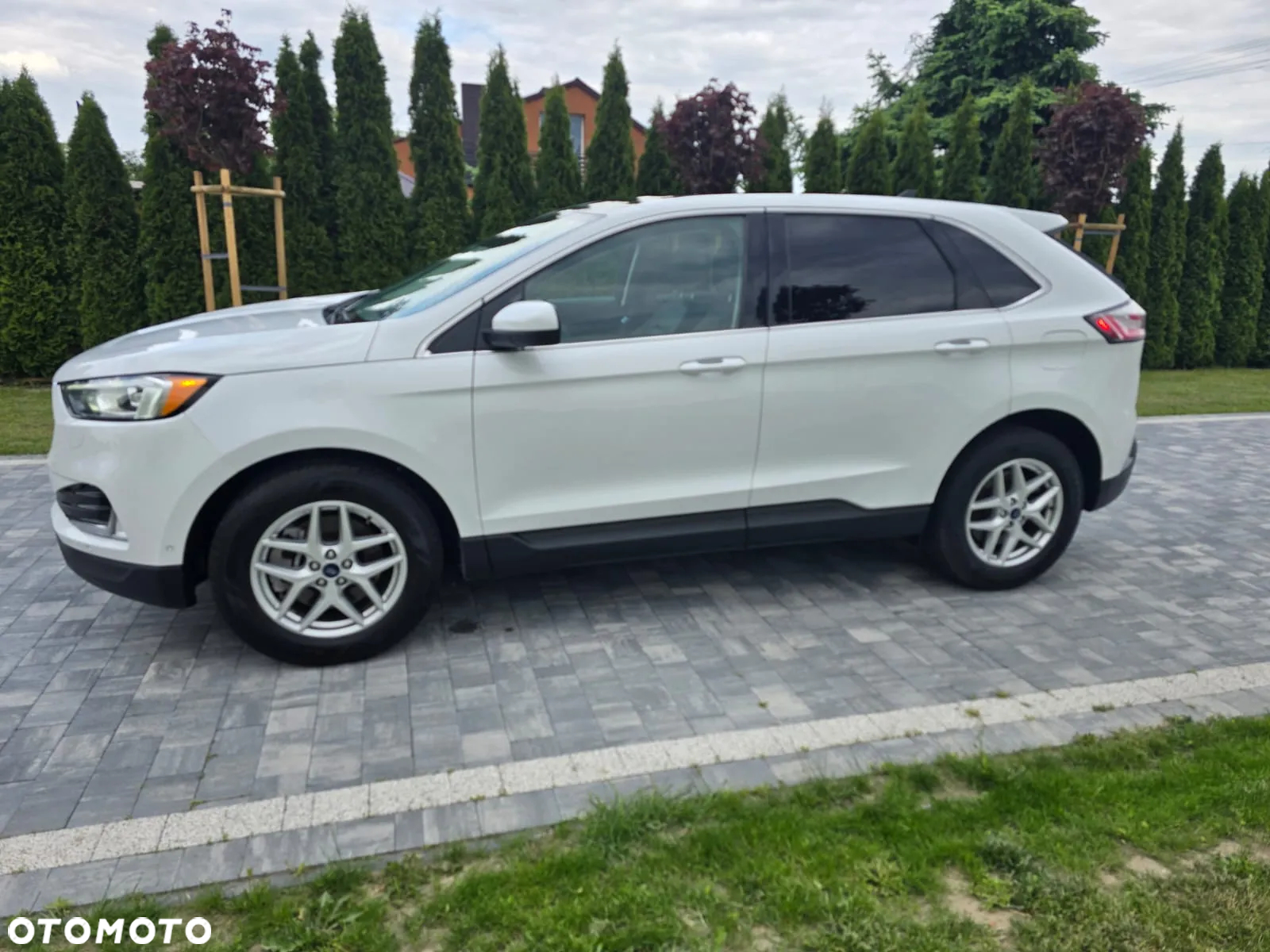 Ford Edge - 4