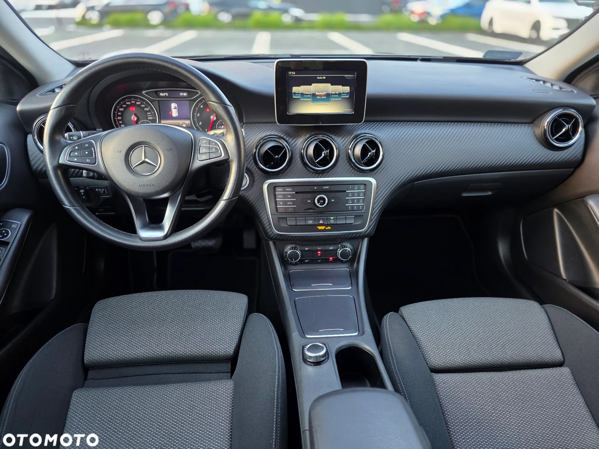 Mercedes-Benz GLA 180 7G-DCT Style - 13