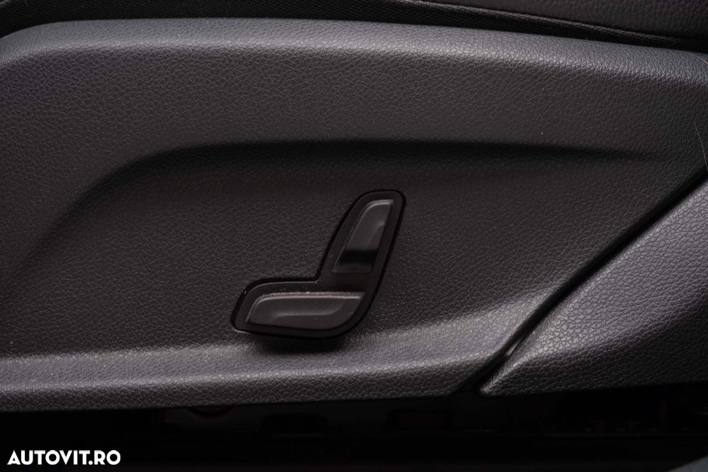 Mercedes-Benz GLC Coupe 300 4MATIC MHEV - 23