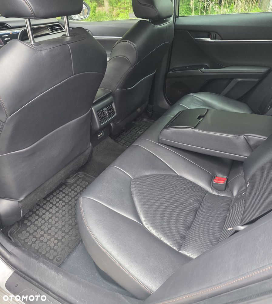 Toyota Camry 2.5 Hybrid Comfort CVT - 6