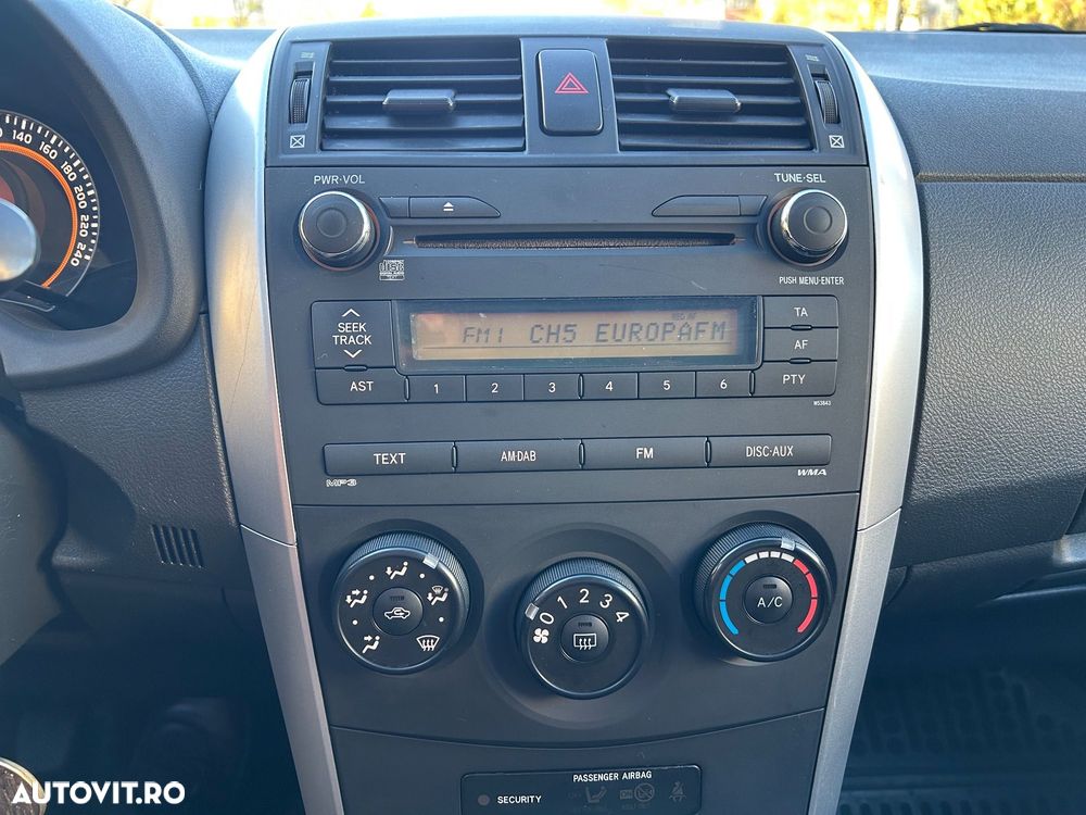 TOYOTA Corolla 2013