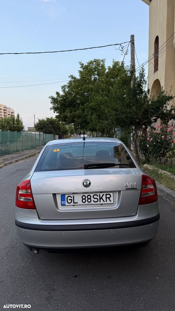Skoda Octavia 1.6 MPI Ambiente - 9