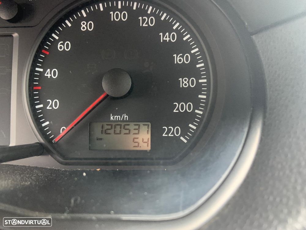 VW Polo 1.4 TDi Confortline - 9