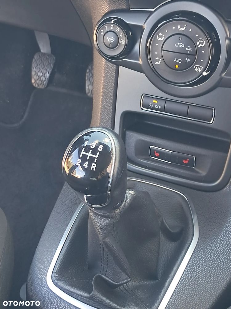 Ford Fiesta 1.0 Champions Edition - 10