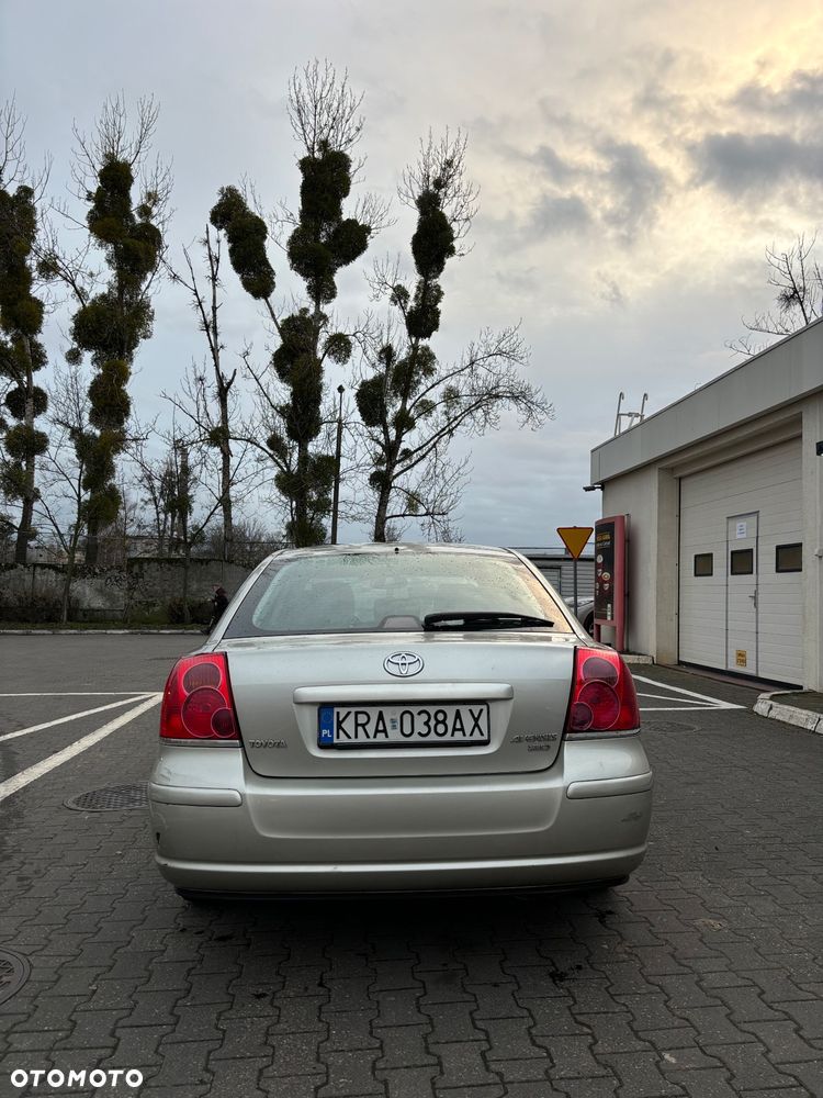 Toyota Avensis 2.0 D-4D - 7