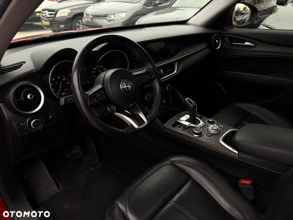 Alfa Romeo Stelvio - 17