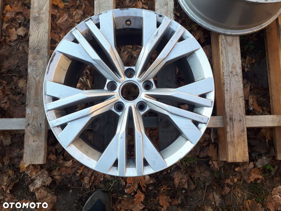 ORYG. VW PASSAT 18 B8 8J ET41 R-LINE 3G0 568 - 1