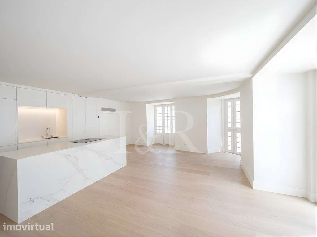 Apartamento T2 com varanda fechada e estacionamento junto à Av. Lib... - Grande imagem: 2/28