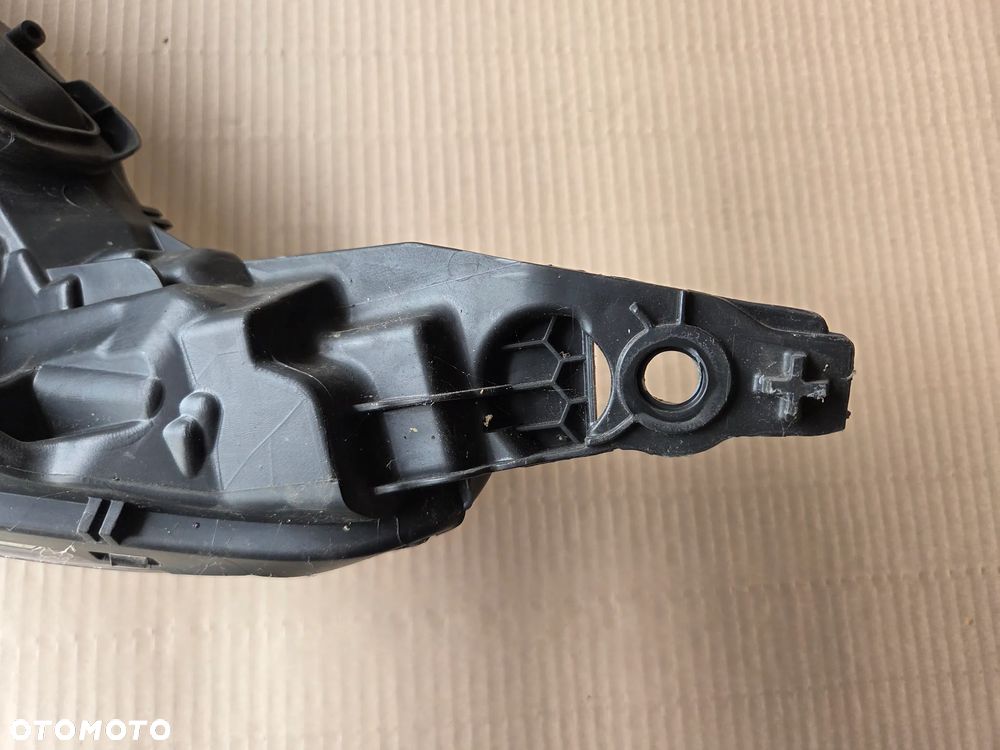 Lampa przednia lewa  Peugeot 208 I LIFT - 7