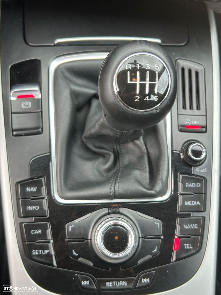 Audi A4 Avant 2.0 TDI Business Line - 24