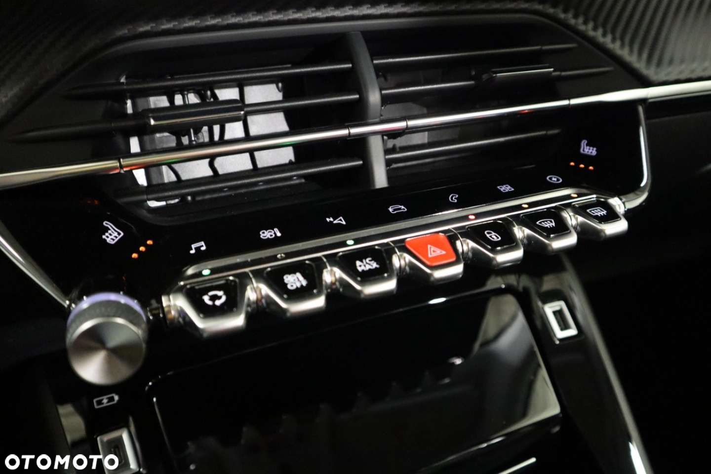 Peugeot 208 e-208 Allure - 28