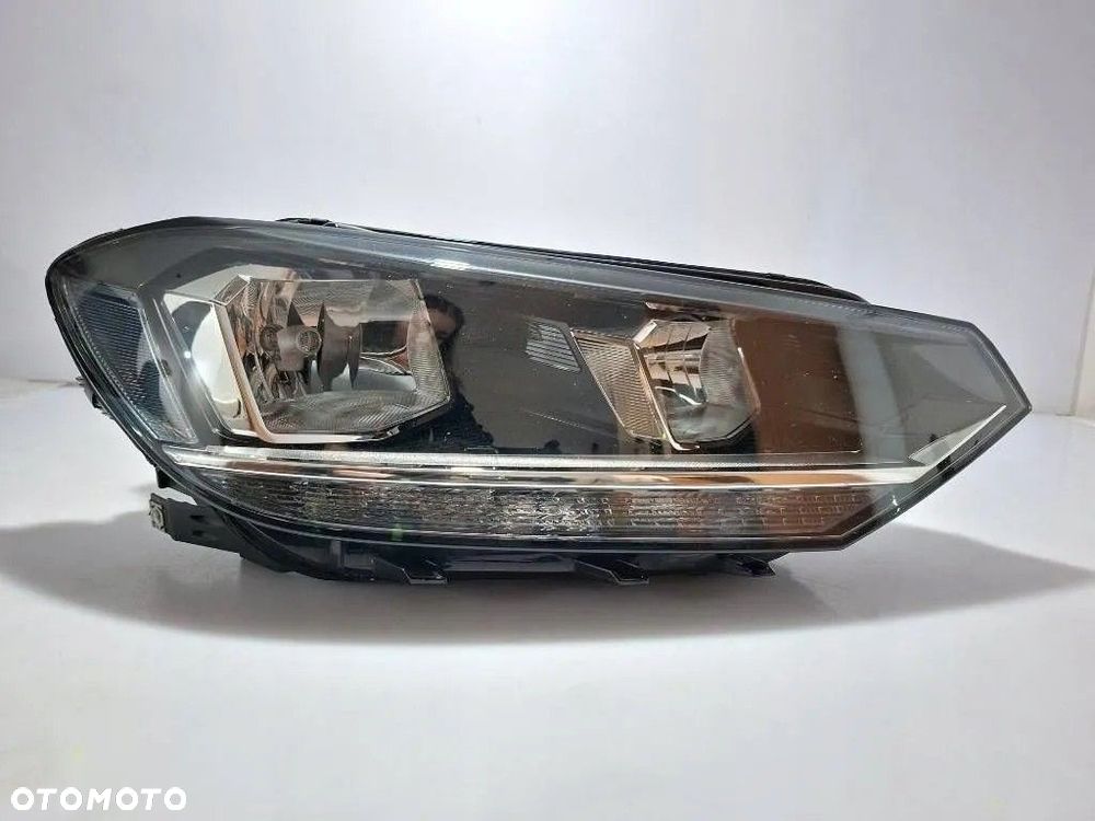 Volkswagen Touran III 2019 Prawa Lampa Reflektor 5TB941006A EUROPA - 2