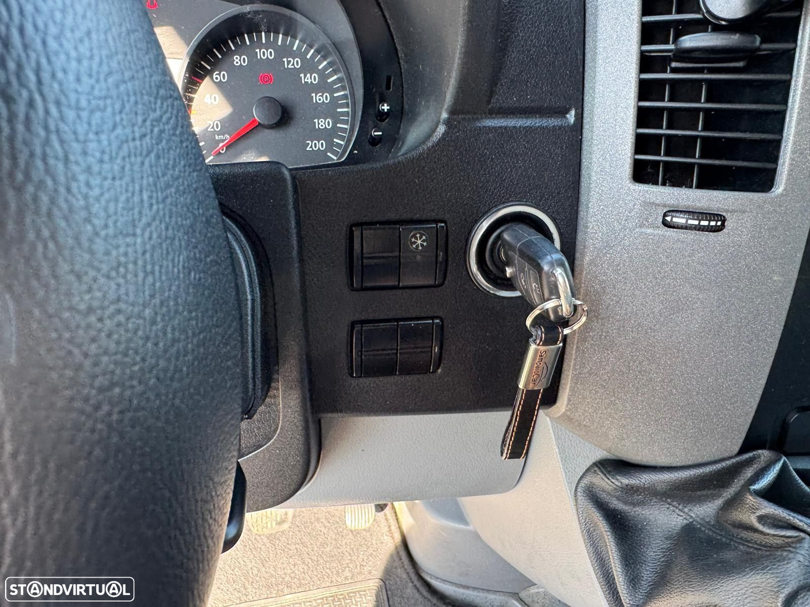 VW Crafter 30 2.5 TDi 136 CD Média - 18