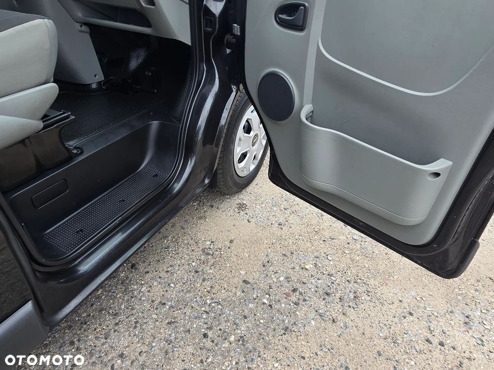 Opel Vivaro - 18