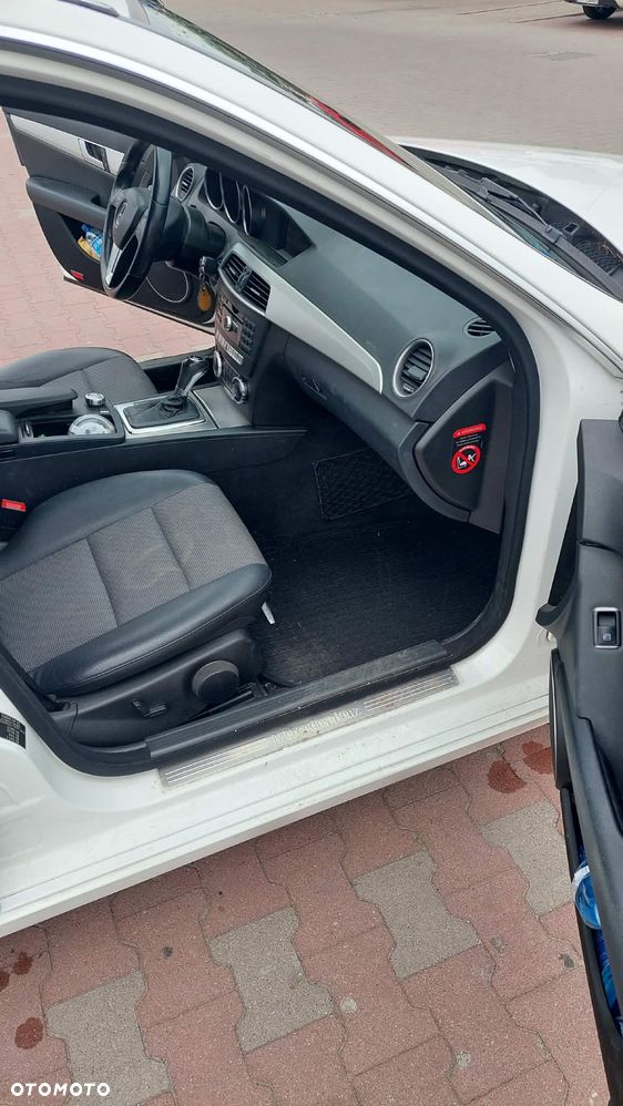 Mercedes-Benz Klasa C 180 7G-TRONIC Edition - 20