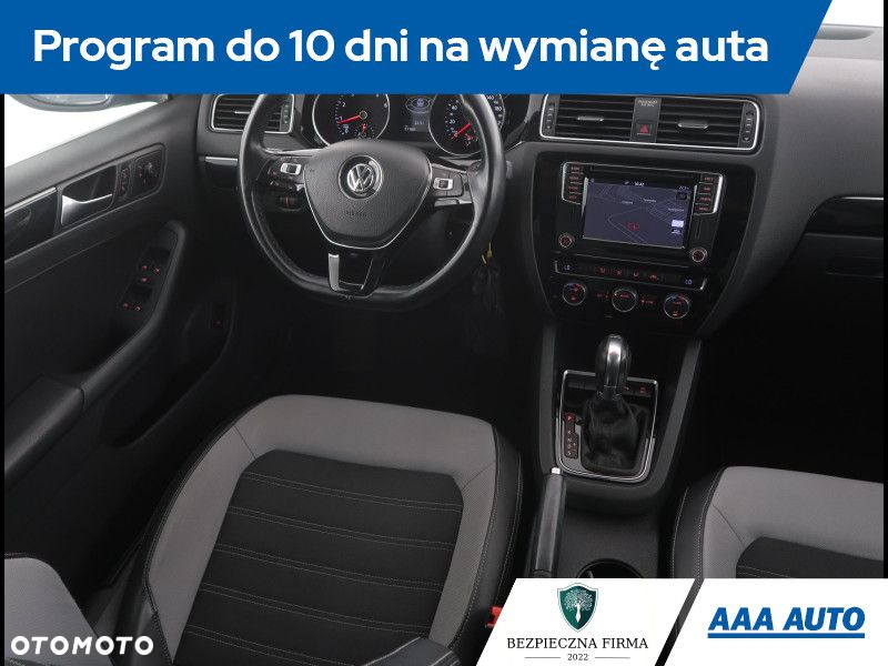 Volkswagen Jetta - 8