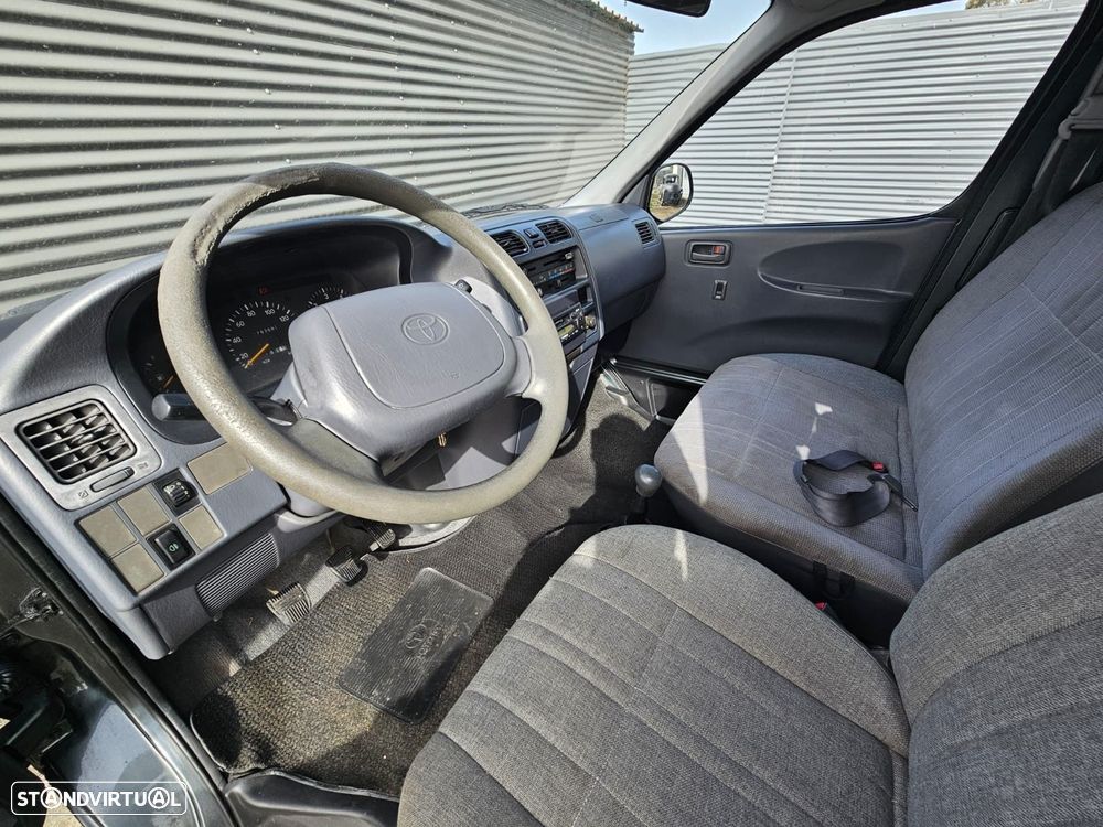 Toyota HiAce 2.4 D LXH12LG - 15