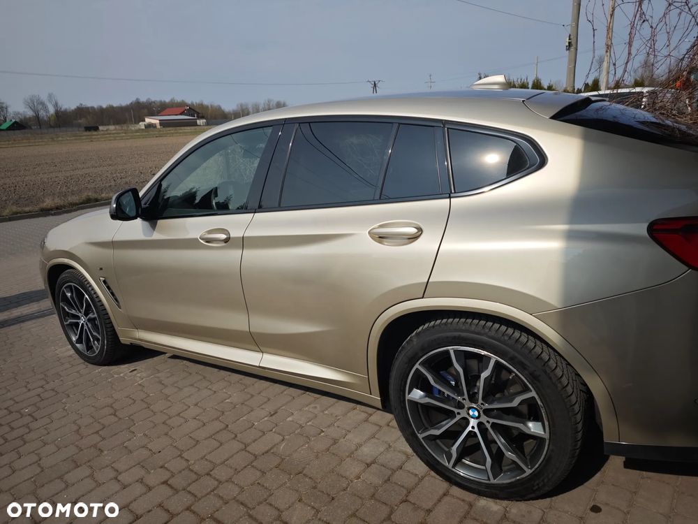 BMW X4 M M40i - 12
