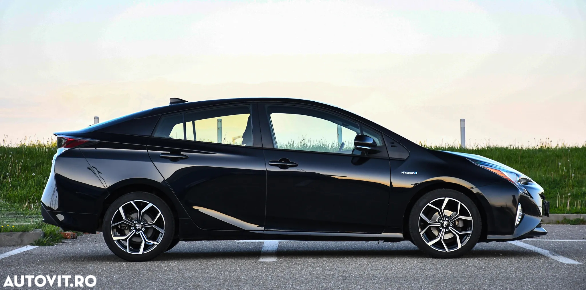 Toyota Prius 1.8 Dual VVT-i Sol+ - 6