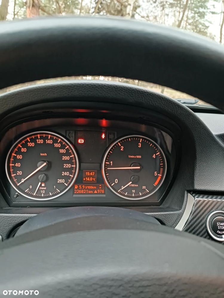 BMW Seria 3 318d - 15