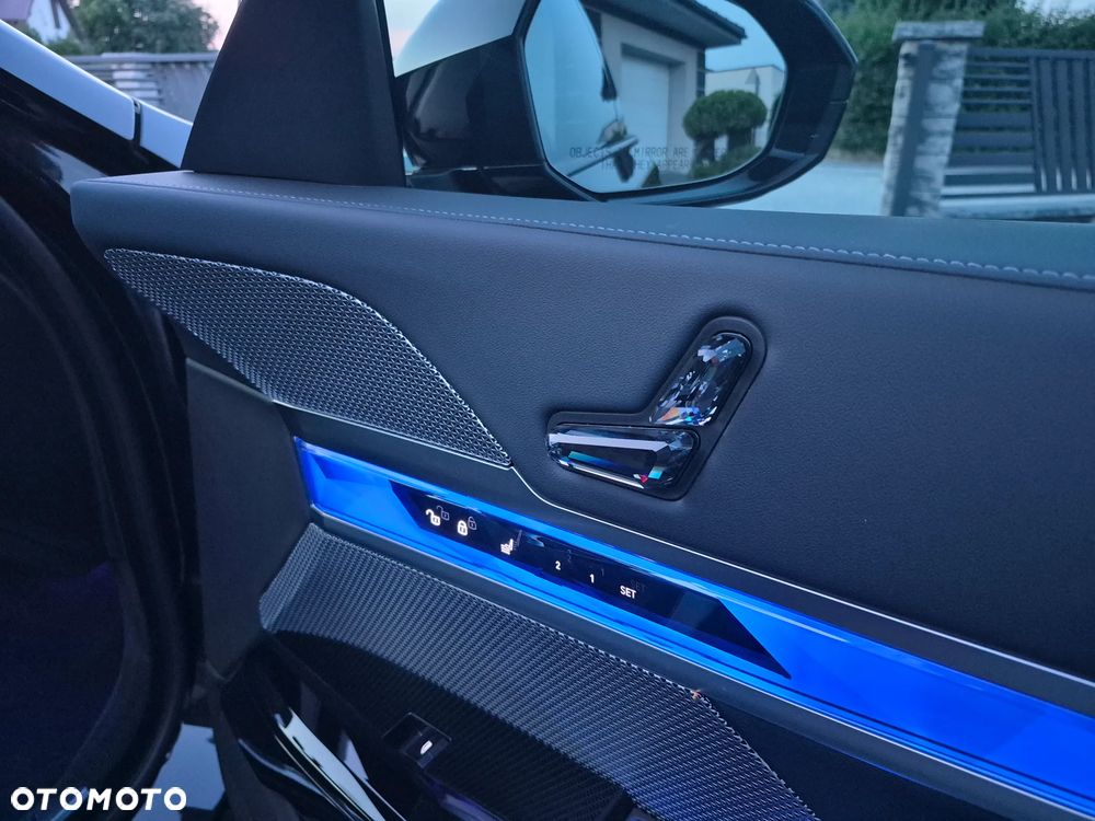 BMW Seria 7 740i - 13