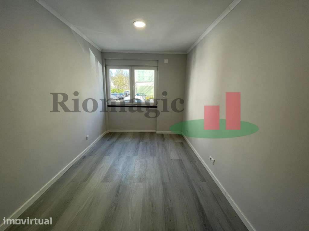 Apartamento T2 Totalmente Remodelado- Benfica - Grande imagem: 4/17