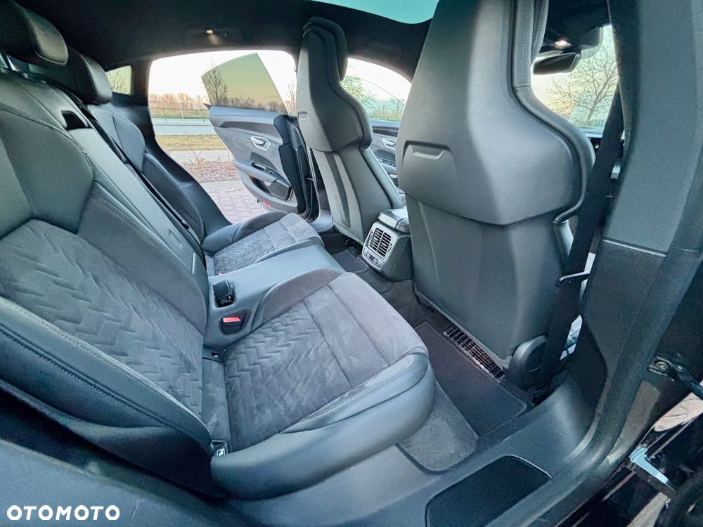 Audi e-tron - 10