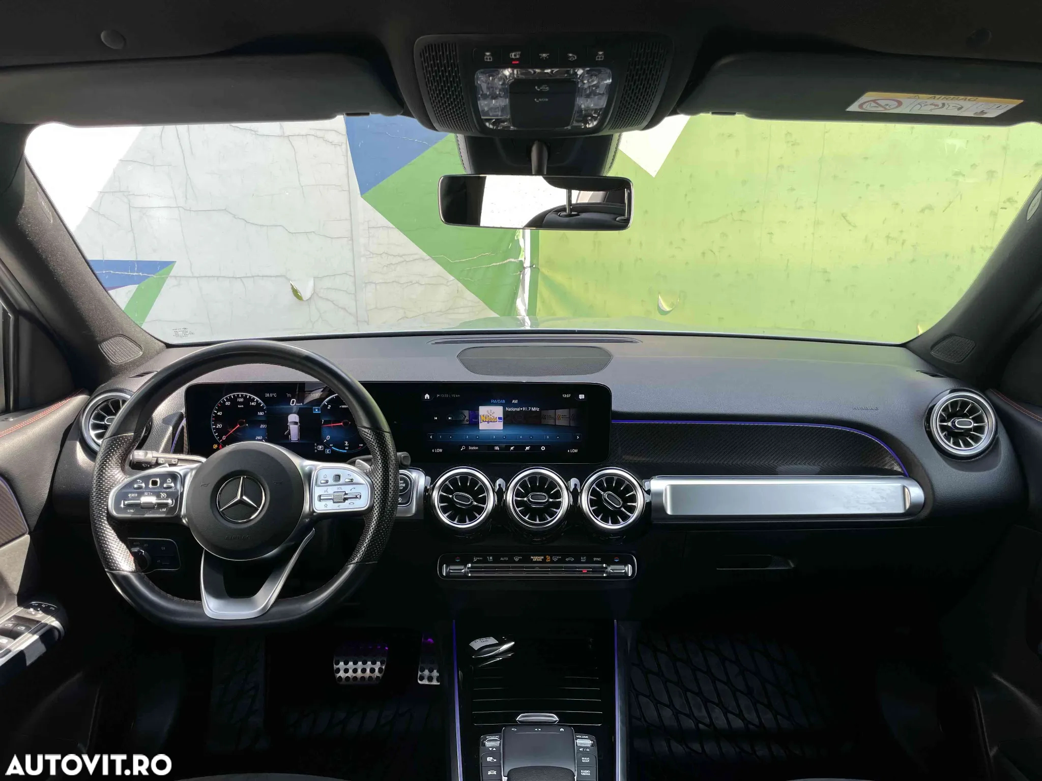 Mercedes-Benz GLB - 16