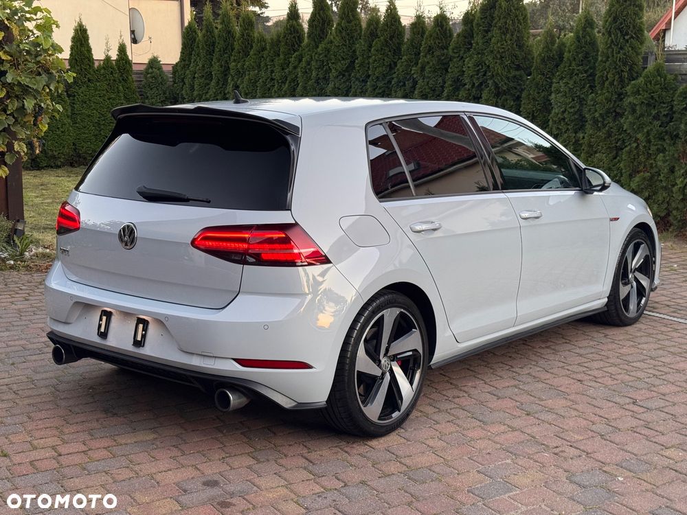 Volkswagen Golf GTI (BlueMotion Technology) - 25