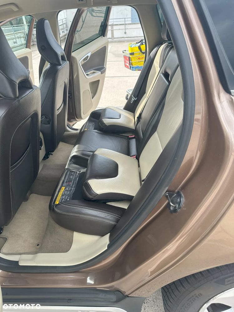 Volvo XC 60 D5 AWD Summum - 36
