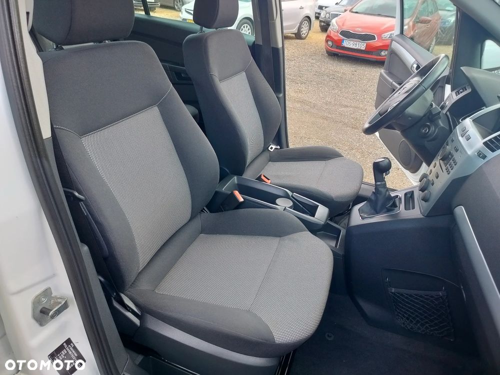 Opel Zafira Tourer 1.6 CNG Turbo ecoFLEX Active - 26