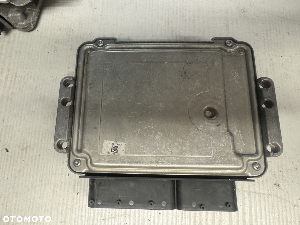 HYUNDAI I30 STEROWNIK KOMPUTER SILNIKA - 2