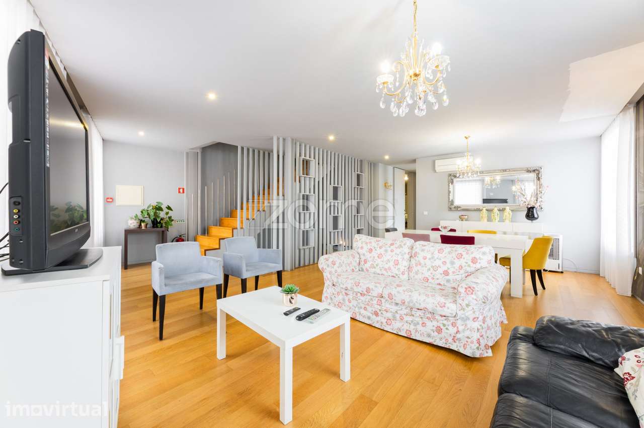 Trespasse de Restaurante e Habitação T3 Duplex na Sé em Braga - Grande imagem: 5/51