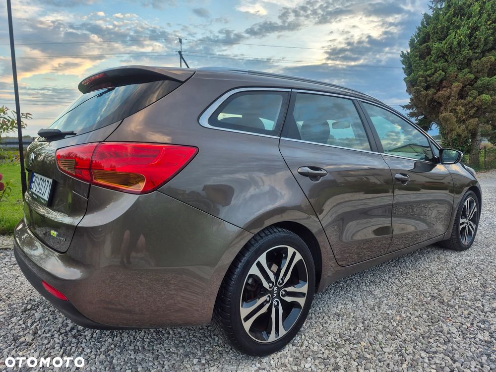 Kia Ceed - 13