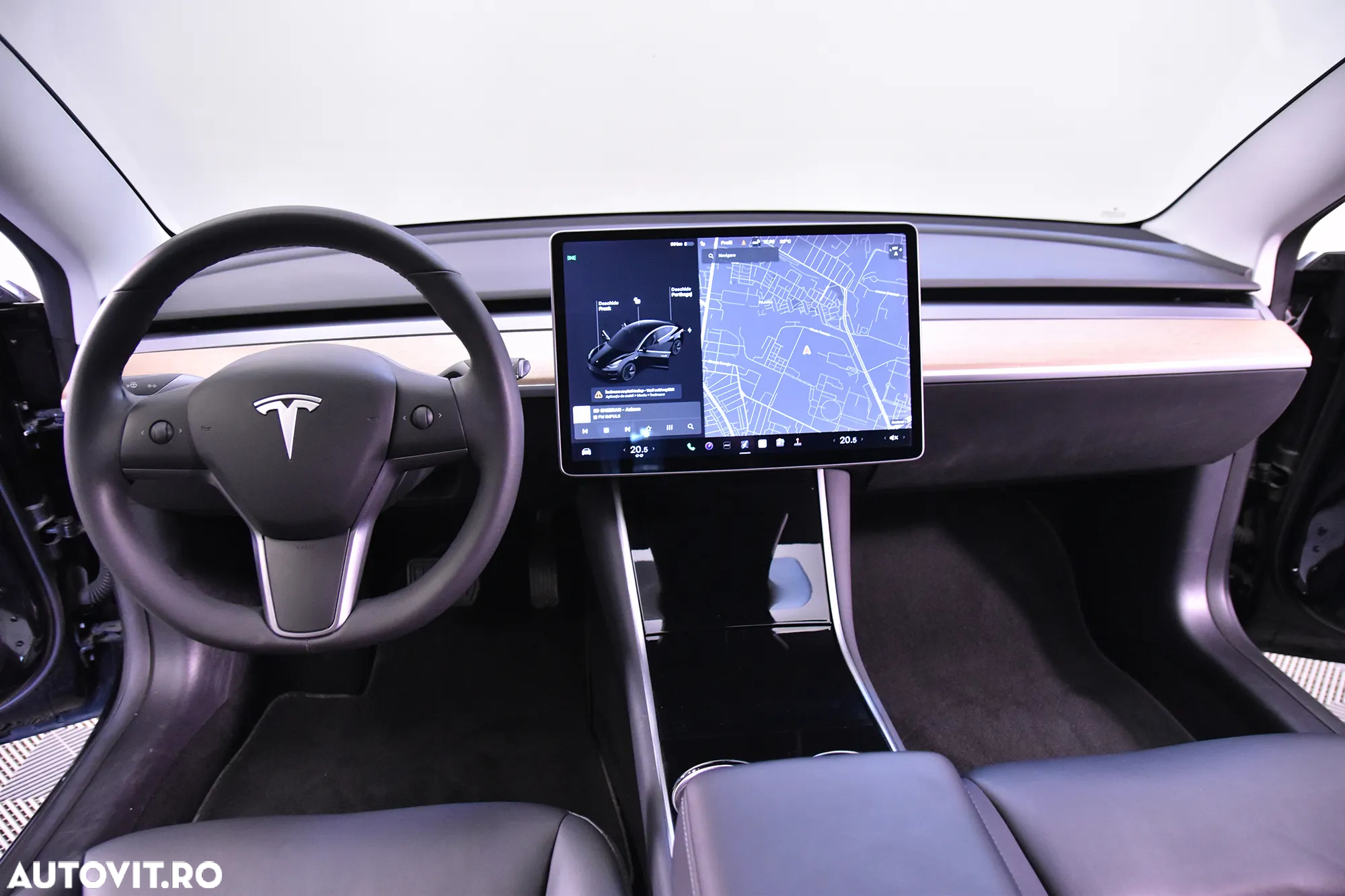 Tesla Model 3 - 9