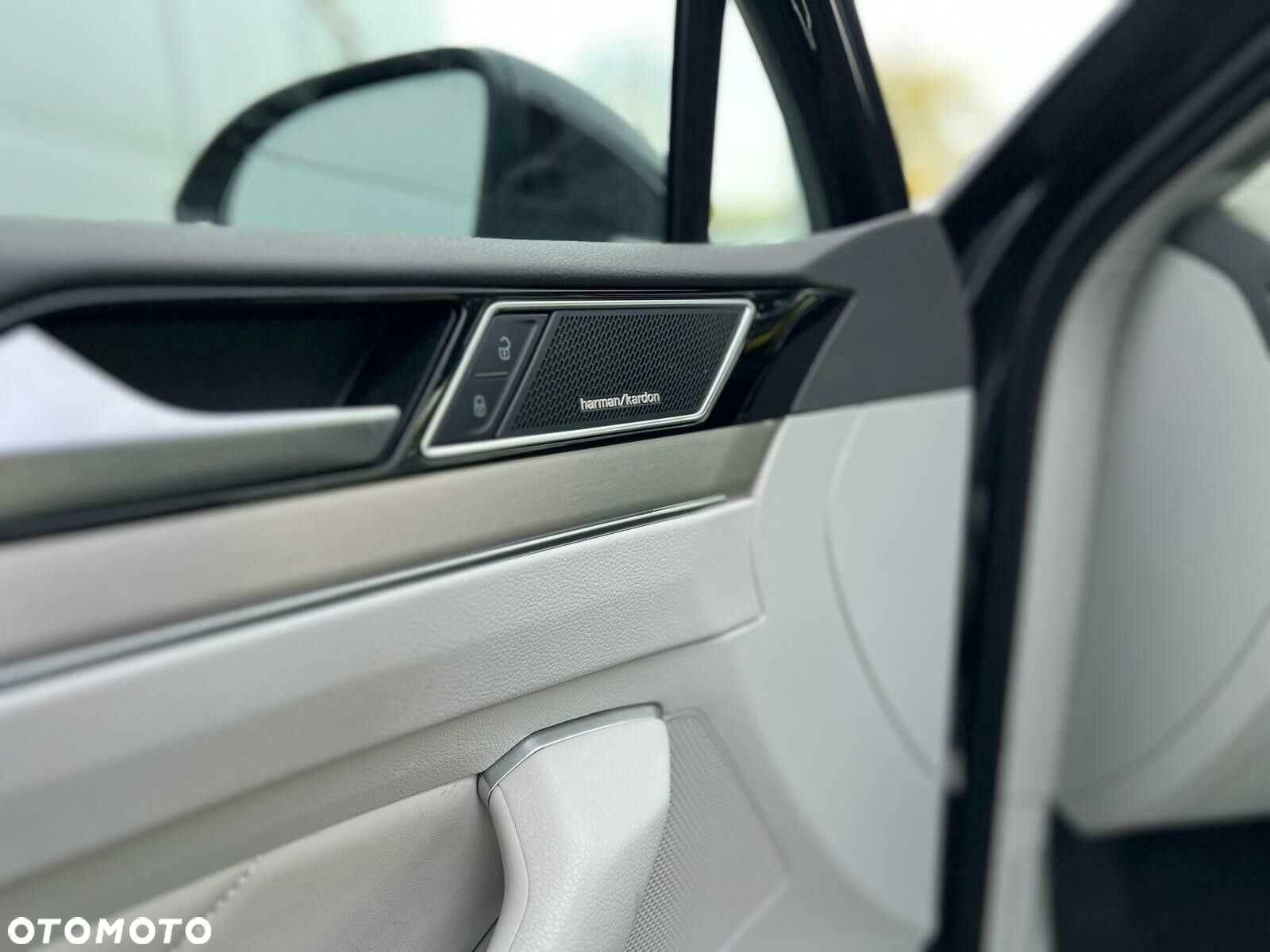 Volkswagen Passat 2.0 TSI Elegance DSG - 17